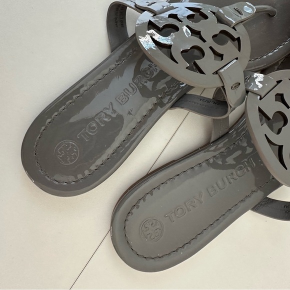 Tory Burch Miller Sandals Malta Gray Patent Leather Shoes Womens SZ US 9 - Picture 4 of 7